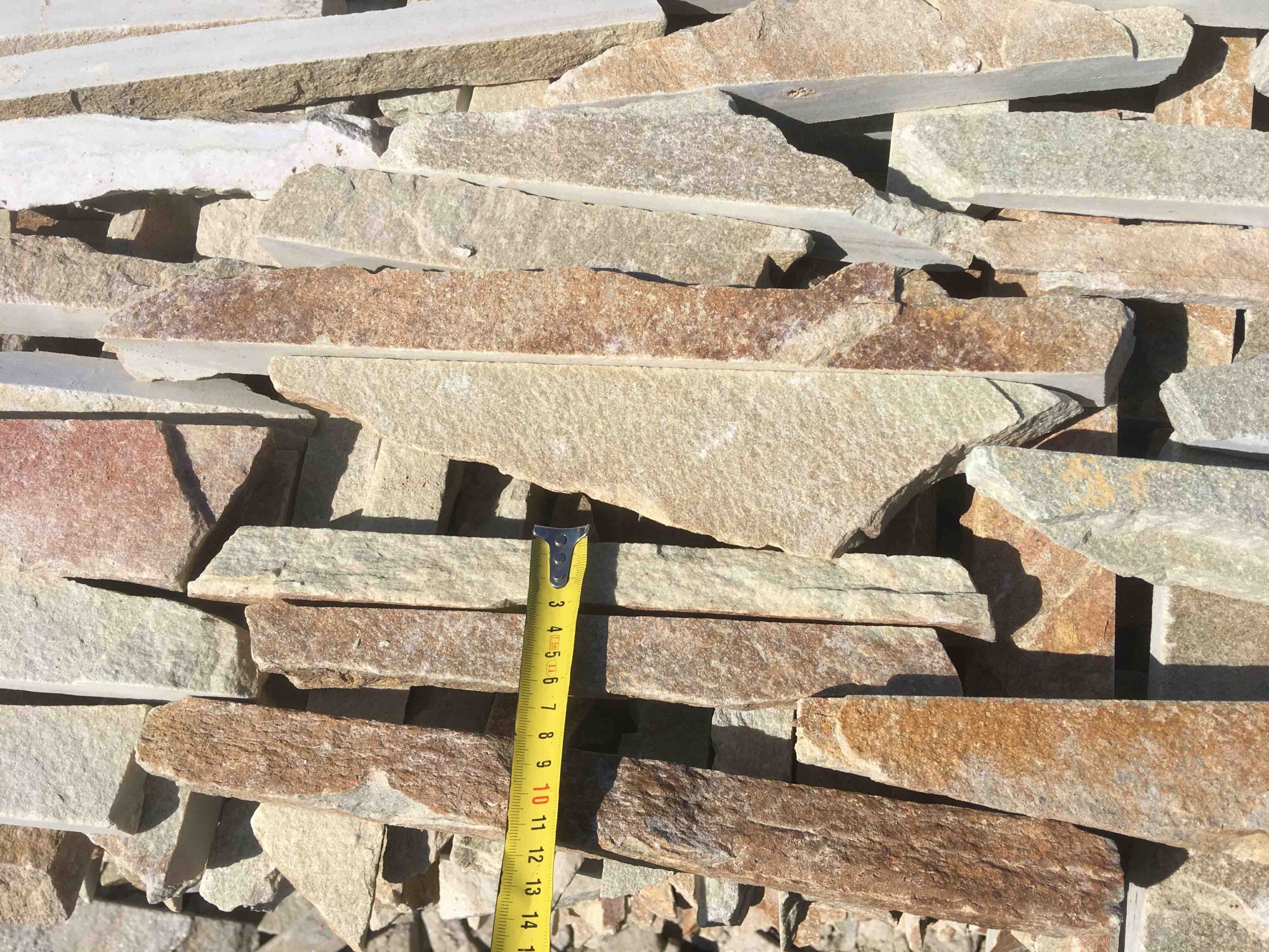 Горбушка златолит золотистый для облицовки купить в Армавире