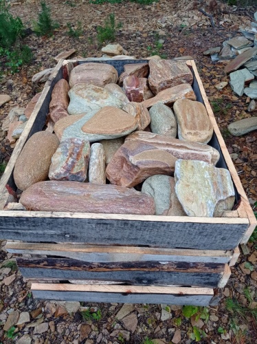 Златолит жёлтый, жёлто-зелёный глыбки и валуны для ланшафтного дизайна купить в Армавире