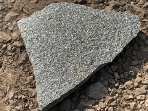 Плитняк златолит Уральский для цоколя, отмостки купить в Армавире