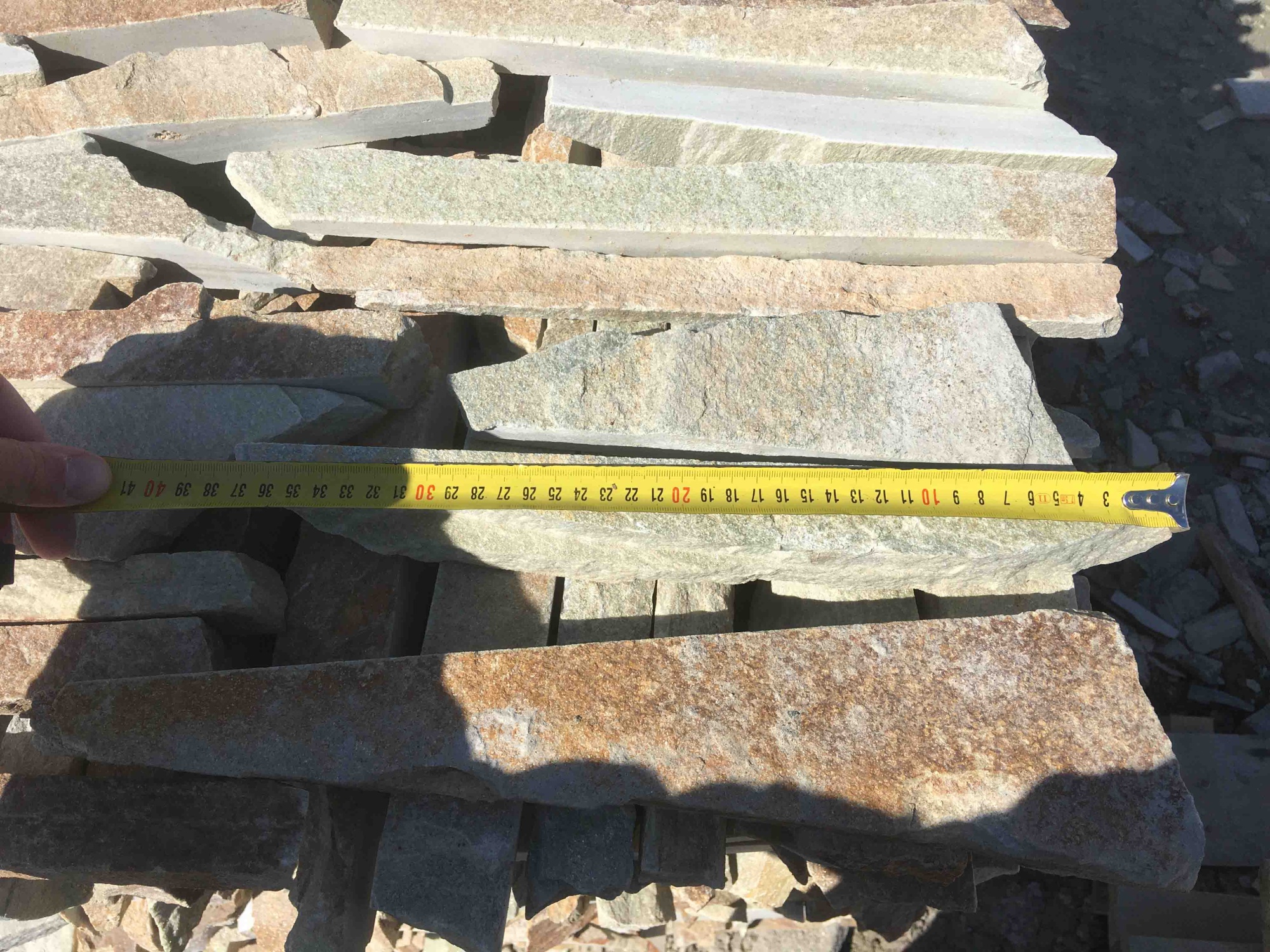 Горбушка златолит золотистый для облицовки купить в Армавире