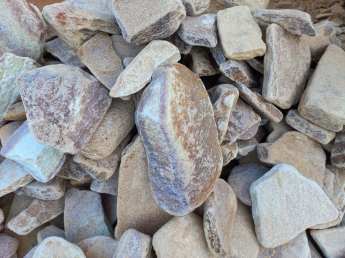 Златолит жёлтый, жёлто-зелёный глыбки и валуны для ланшафтного дизайна купить в Армавире