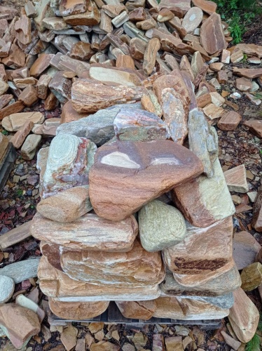 Златолит жёлтый, жёлто-зелёный глыбки и валуны для ланшафтного дизайна купить в Армавире