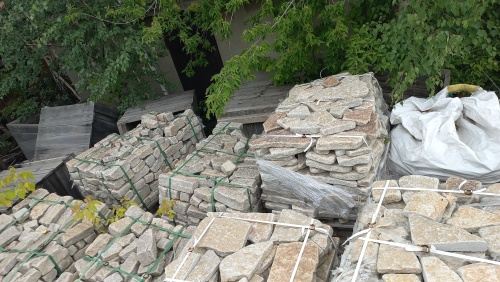 Плитняк гранитный галтованный купить в Армавире