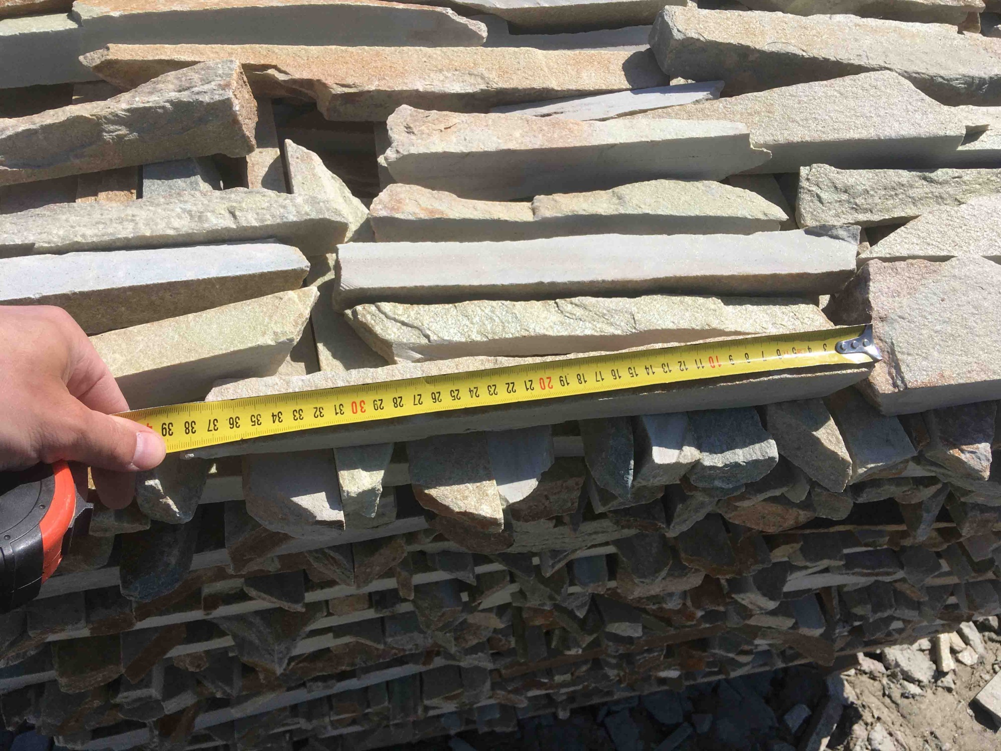 Горбушка златолит золотистый для облицовки купить в Армавире