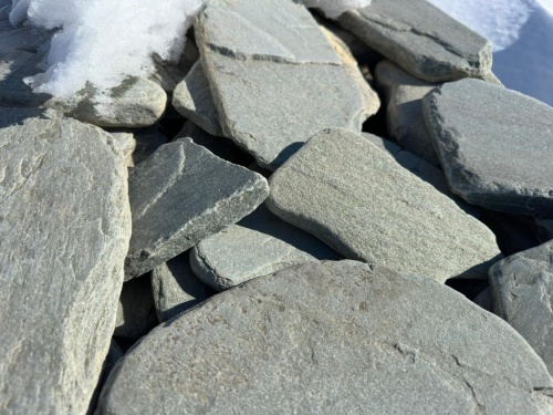 Плитняк златолит зелёный галтованный для цоколя купить в Армавире