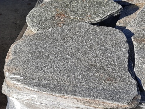 Златолит серебристый галтованный для лестниц купить в Армавире