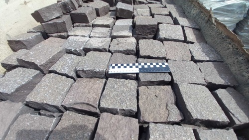 Лемезит колотая брусчатка 10 * 10 см. для парковки купить в Армавире