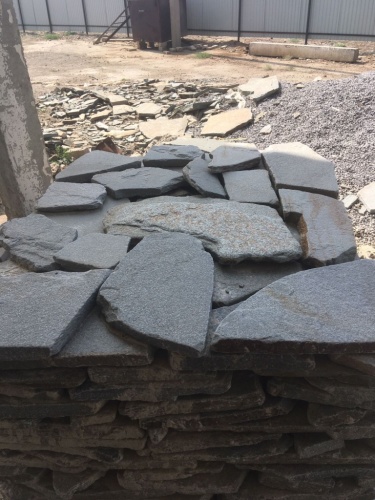 Златолит серебристый галтованный для лестниц купить в Армавире